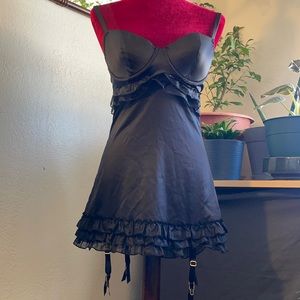 GORGEOUS Victoria’s Secret chemise 36C